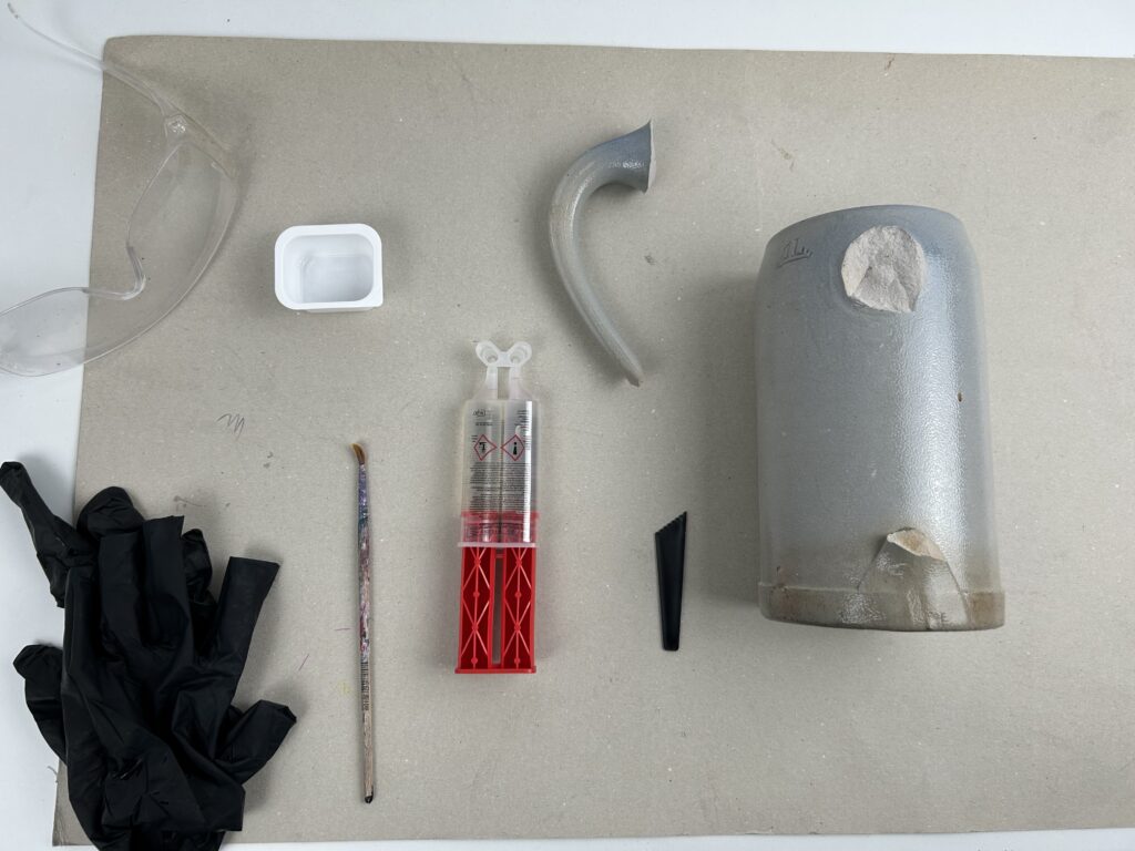 When the handle breaks: Repairing vintage ceramics yourself