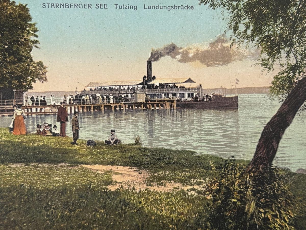 Cartolina colorata del pontile di Tutzing con un battello a vapore sul lago di Starnberg