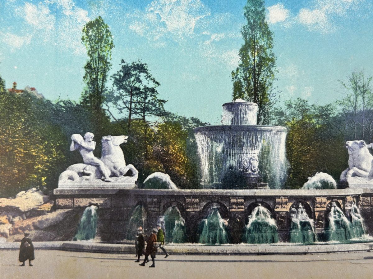 Cartolina fotocromatica della fontana dei Wittelsbach sulla Lenbachplatz a Monaco