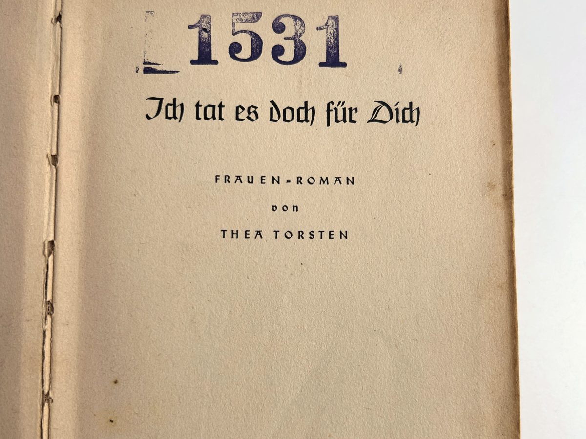 Portada interior de la novela «Ich tat es doch für Dich» de Thea Torsten, 1954